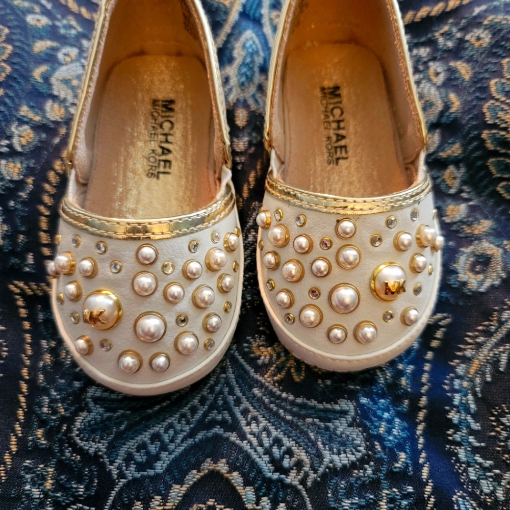 Michael Kors baby flame flats